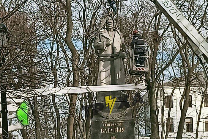 Kyiv se débarrassera d’un autre monument à un dirigeant soviétique.  Le démontage a commencé (photo)
