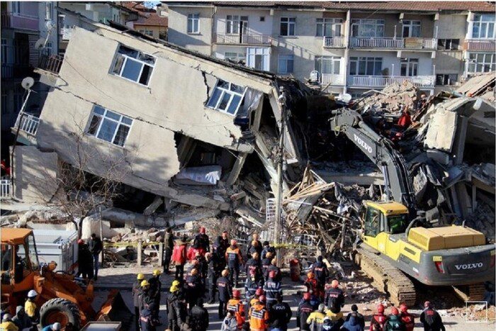 En Turquie, deux Ukrainiens, considérés comme morts, ont été sauvés des décombres