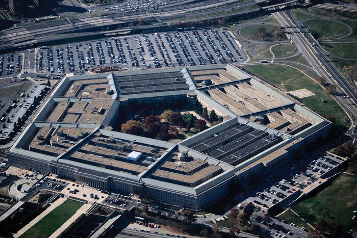 Le Pentagone a signalé la menace posée par l’objet non identifié abattu au-dessus des États-Unis